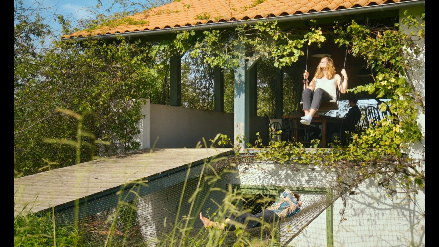 Out of the picture de An.Ash Smolar