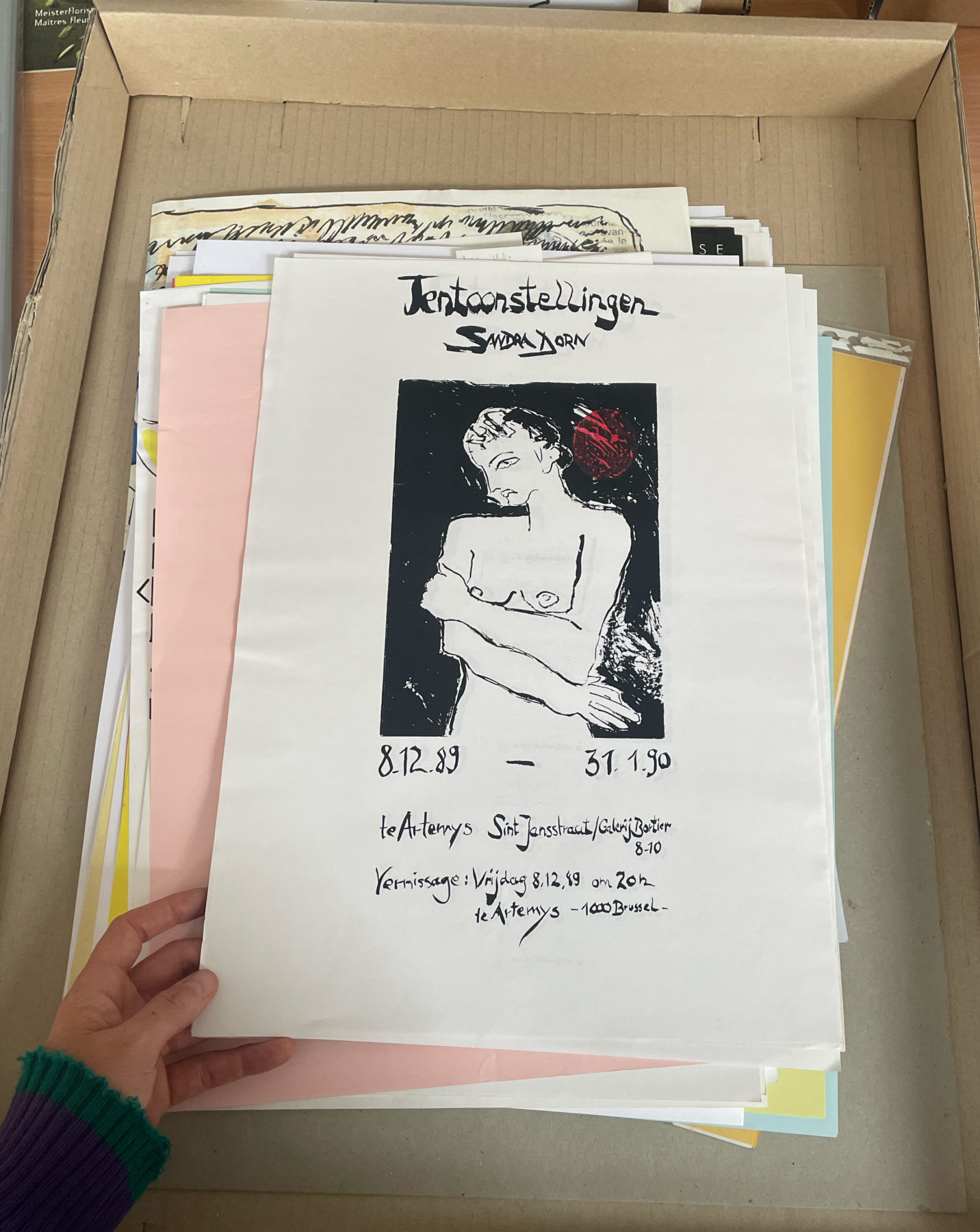 Affiche d'une exposition de Sandra Dorn, 1989-1990, archives de Marian Lens issues de sa librairie Artemys, 2025 © Photo : Chlode Hubert